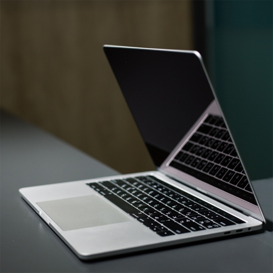 Б/У Ноутбук Apple MacBook Pro 13" 256GB Retina Silver with Touch Bar, Mid 2017 - ціна, характеристики, відгуки, розстрочка, фото 7