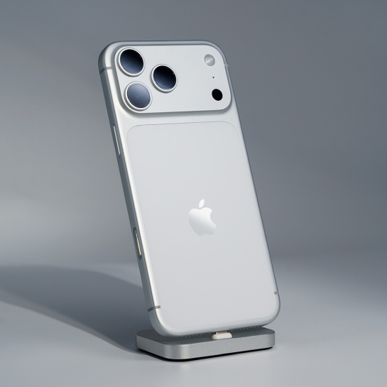 Б/В Apple iPhone 17 Pro 256 Gb Silver eSim (Ідеальний) - ціна, характеристики, відгуки, розстрочка, фото 1